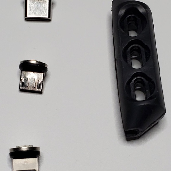 3-in-1 Magnetic Charging Cable - The On-The-Go Solution for All Your Devices - Picture 7 of 7